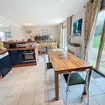 Prázdninový dům Contemporaine: Terrasse, Jardin Clos, 4 Chambres, Proche Et Attractions - Fr-1-361-74