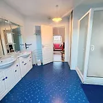 Prázdninový dům Contemporaine: Terrasse, Jardin Clos, 4 Chambres, Proche Et Attractions - Fr-1-361-74