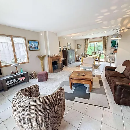 Contemporaine: Terrasse, Jardin Clos, 4 Chambres, Proche Et Attractions - Fr-1-361-74 Nyaraló *