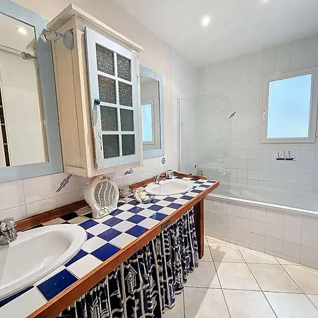 Holiday home Contemporaine: Terrasse, Jardin Clos, 4 Chambres, Proche Et Attractions - Fr-1-361-74 Saint-Pair-sur-Mer