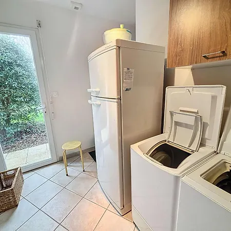 Nyaraló Contemporaine: Terrasse, Jardin Clos, 4 Chambres, Proche Et Attractions - Fr-1-361-74