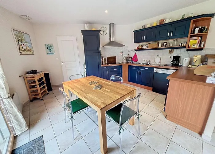 Holiday home Contemporaine: Terrasse, Jardin Clos, 4 Chambres, Proche Et Attractions - Fr-1-361-74 *