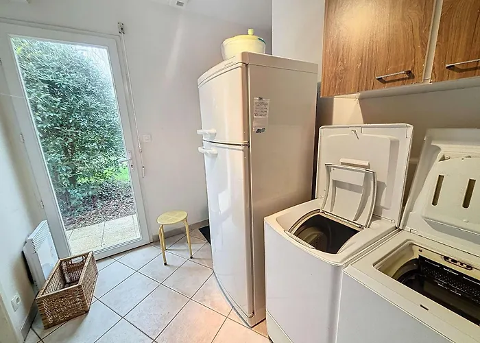 Holiday home Contemporaine: Terrasse, Jardin Clos, 4 Chambres, Proche Et Attractions - Fr-1-361-74